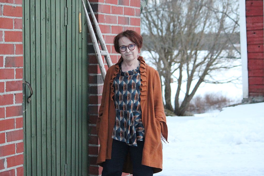 Lempivaate on sellainen, jota voi pitää vuosia ja joka päällä tuntee olonsa hyväksi. Itse värjätty kangas ja ommeltu takki on yksi Armi Ahovaaran suosikeista.